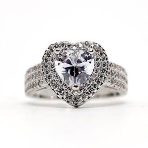 AMAZING 925S Heart Shape White Topaz 💎